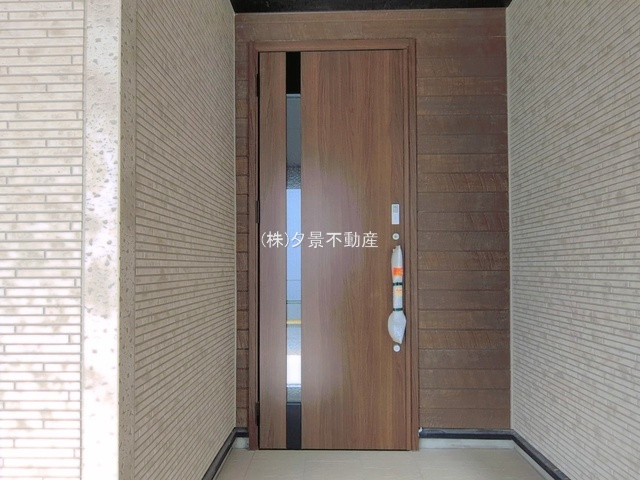 《仲介手数料無料》南区白幡６丁目5-1新築一戸建てブルーミングガーデンの玄関