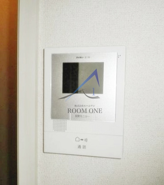 Ｄｅａｒ　Ｃｏｕｒｔ　田園調布南のセキュリティ|モニター付きインターホンです。