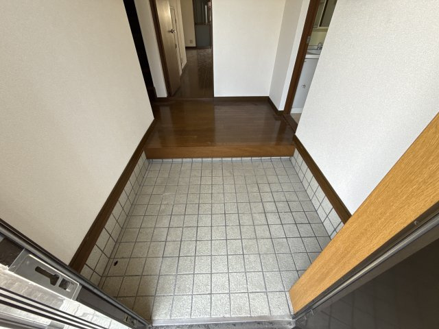 ハウス稲文Ⅱの玄関