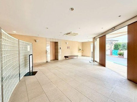 インペリアル菊名のエントランス|毎日を心地よいと感じられる理想的な上質な空間のエントランスです。。