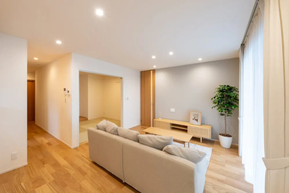 下野市薬師寺　新築戸建16の居間・リビング