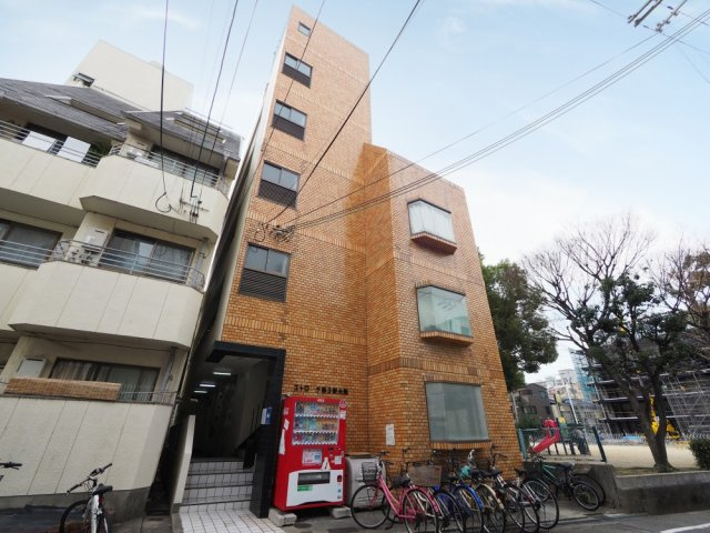 ストロング第３新大阪