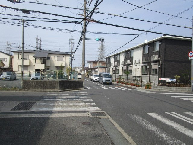 八尾市田井中３丁目の工場の周辺