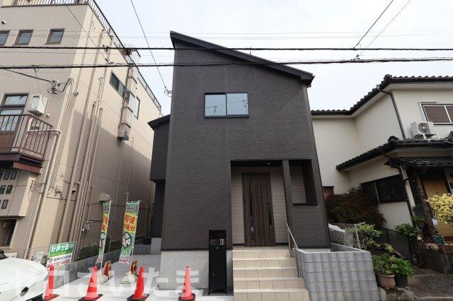 《仲介手数料無料》北区吉野町１丁目387-21新築一戸建てリナージュの外観|前面道路が6mあるので駐車はしやすいと思います。