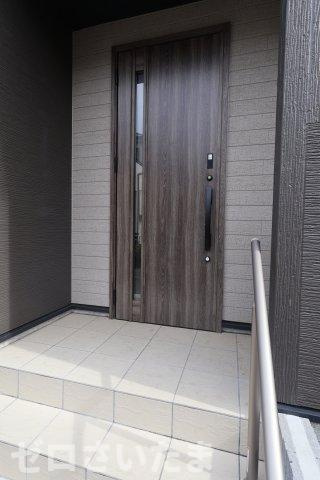 《仲介手数料無料》北区吉野町１丁目387-21新築一戸建てリナージュの玄関