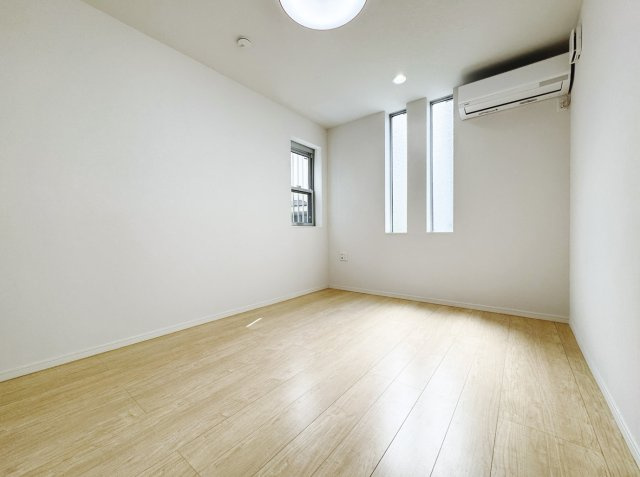 北区赤羽西2丁目の洋室|1階6.0帖洋室
居室は4部屋あり部屋数豊富で多目的にお使いいただけます