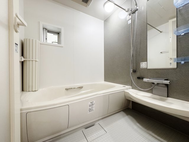 北区赤羽西2丁目の浴室|足を伸ばしてゆったりとご入浴いただける一坪タイプのユニットバス
お子様とのご入浴も快適な広さです