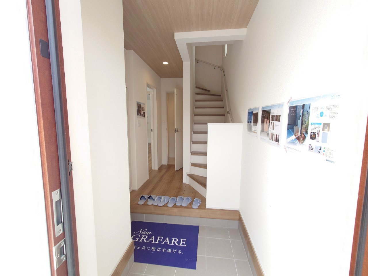 ★★南城市佐敷手登根４期－2号棟（全２棟）の玄関|※参考写真※