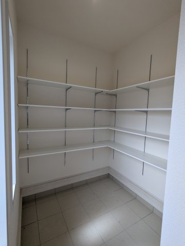 大洗町五反田　3期の収納|シューズインクローゼットには、ベビーカーや遊び道具、災害用グッズを収納いただけます