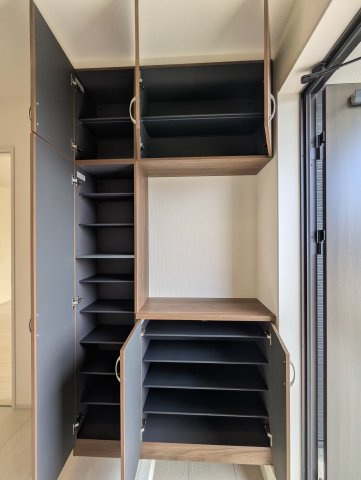 大洗町五反田　3期の収納|シューズボックスです。家族全員の靴がしまえて玄関周りも常にスッキリ～整理整頓出来ます～