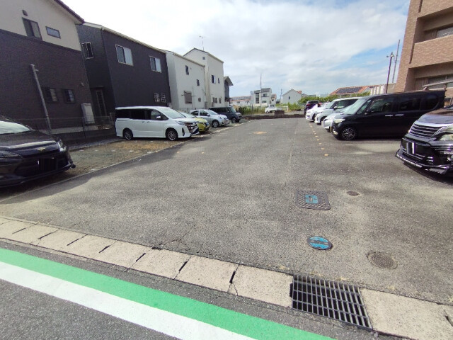 フルール・ド・スリジェの駐車場