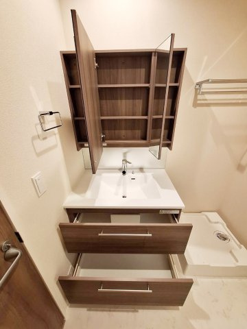 Ｙ’ｓ　Ｆ　Ｒｅｓｉｄｅｎｃｅ　Ⅱの独立洗面台