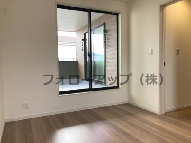 リーブルガーデン天理市田井庄町4期の洋室|使い勝手のいい洋室です