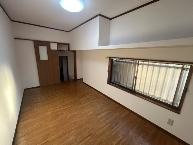 半田市瑞穂町4丁目の居間・リビング|納戸