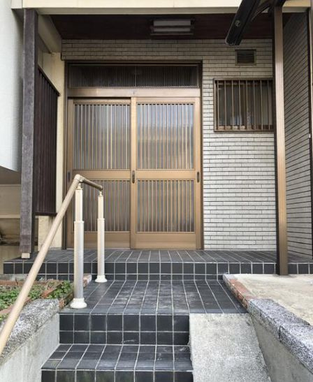 半田市瑞穂町4丁目の玄関