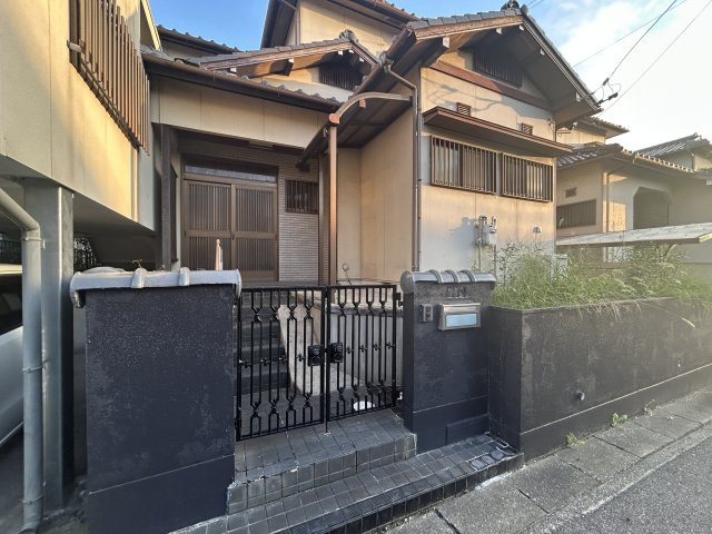 半田市瑞穂町4丁目の玄関