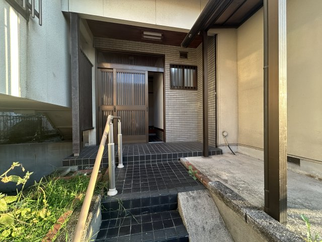半田市瑞穂町4丁目の玄関