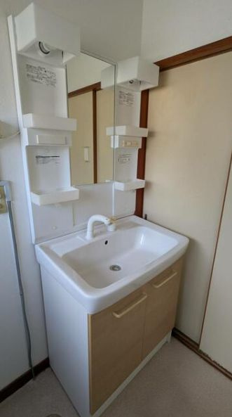 半田市瑞穂町4丁目の独立洗面台