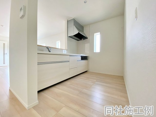 新築戸建　クレイドルガーデン曽我部町寺長縄手のキッチン|同社施工例