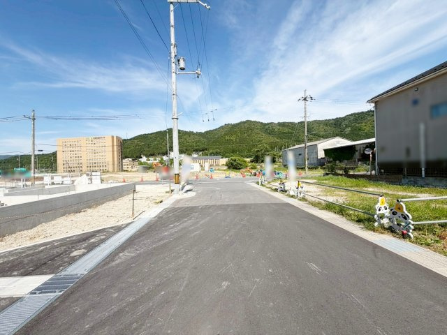 新築戸建　クレイドルガーデン曽我部町寺長縄手の前面道路含む現地写真|現地写真(5/14撮影)