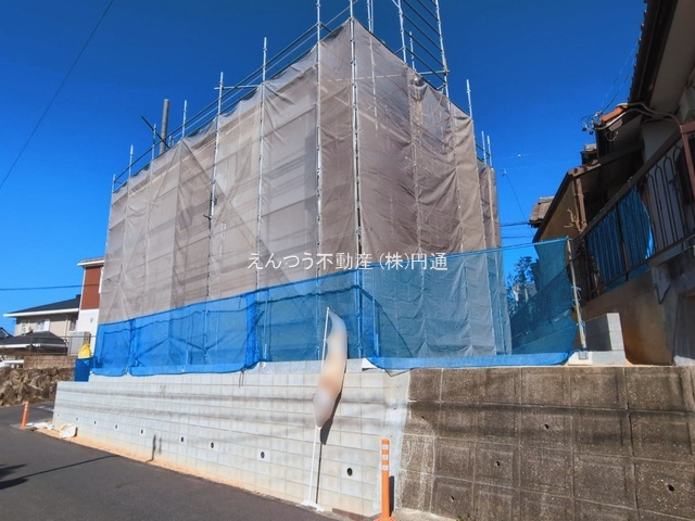 リナージュ藤塚1丁目第1期の前面道路含む現地写真