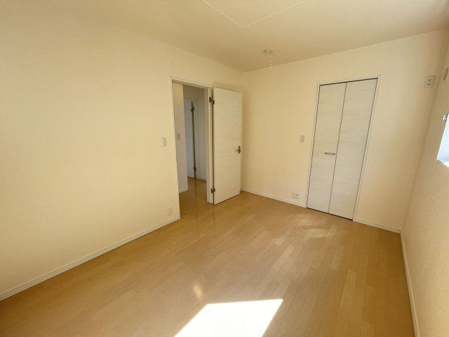 常滑市原松町２ＫＯＤＡＴＥＸⅣの洋室|写真はイメージです。色仕様は現況優先になります。