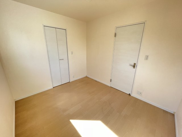 常滑市原松町２ＫＯＤＡＴＥＸⅣの洋室|写真はイメージです。色仕様は現況優先になります。