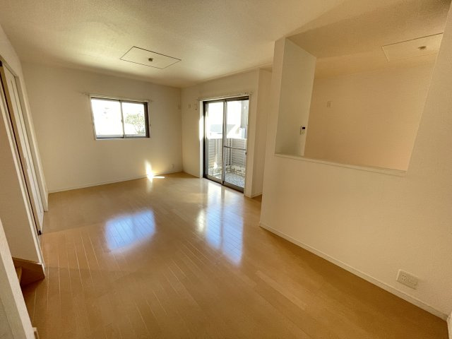 常滑市原松町２ＫＯＤＡＴＥＸⅣの居間・リビング|写真はイメージです。色仕様は現況優先になります。