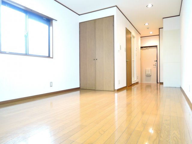 アゼリア2号館の洋室|同マンション別部屋