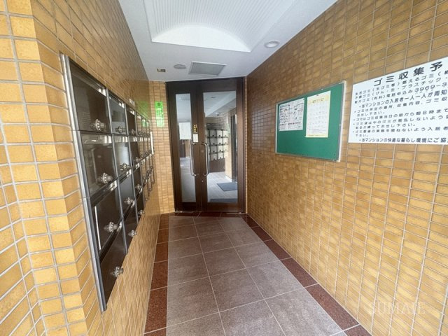 ドミール板橋本町のロビー|落ち着いたロビーです