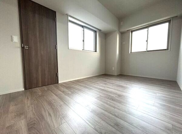 サンメゾン千種公園東の居間・リビング