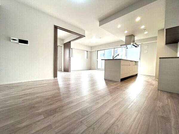 サンメゾン千種公園東の居間・リビング