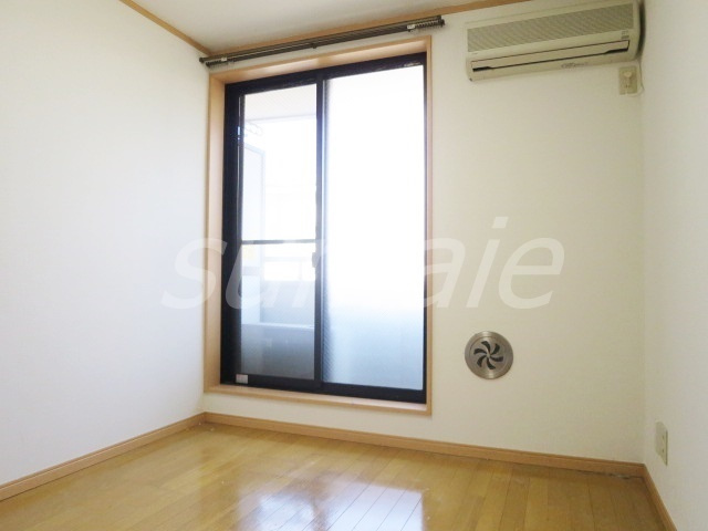 シャンテ十条仲原の居間・リビング|4.4帖の居室です☆