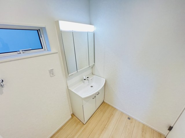 碧南市福清水町4丁目56番1の一部『仲介手数料無料』新築戸建ての独立洗面台