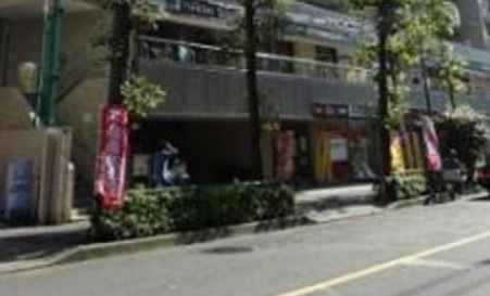 朝日白山マンションのエントランス