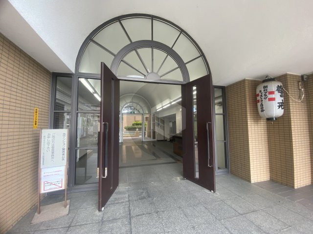 朝日プラザキャストラン東大阪のエントランス