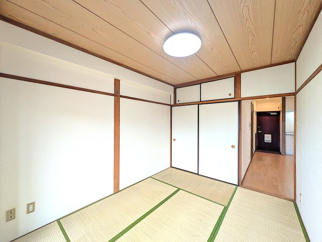 太田リッチコンドミニアムの和室
