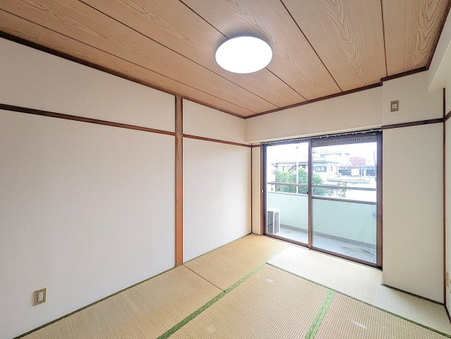 太田リッチコンドミニアムの和室