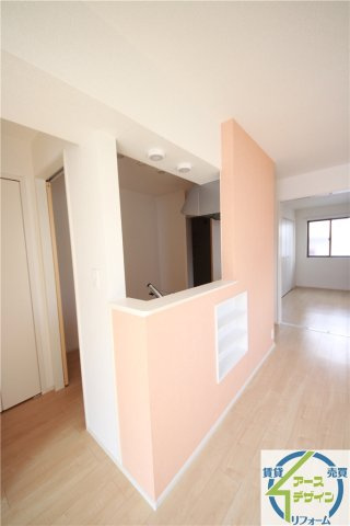 コンコルド　ラ　ファイエットⅡの居間・リビング