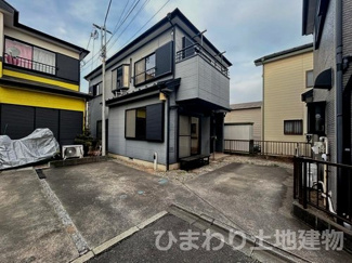 【外観】 | 中央区横山台1丁目 中古戸建て | 販売現地　外壁・屋根塗装（2026年4月完了）予定　南側約4.1ｍ位置指定道路（私道・持分有）　駐車2台（車種によります）