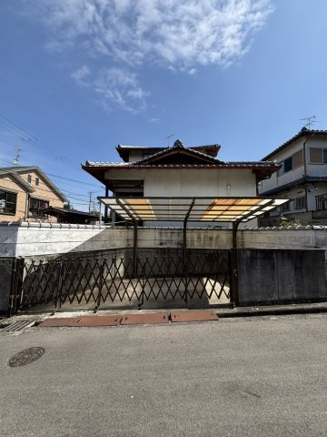 泉佐野市泉ケ丘3丁目　古家付き土地の前面道路含む現地写真