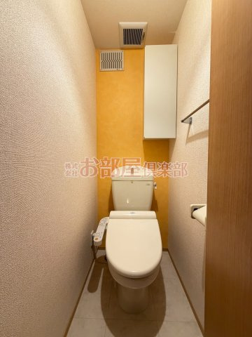 グランドソレーユRSのトイレ|落ち着いた色調のトイレです