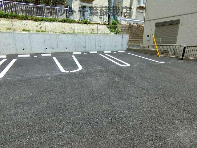 サンモール　わかばの駐車場