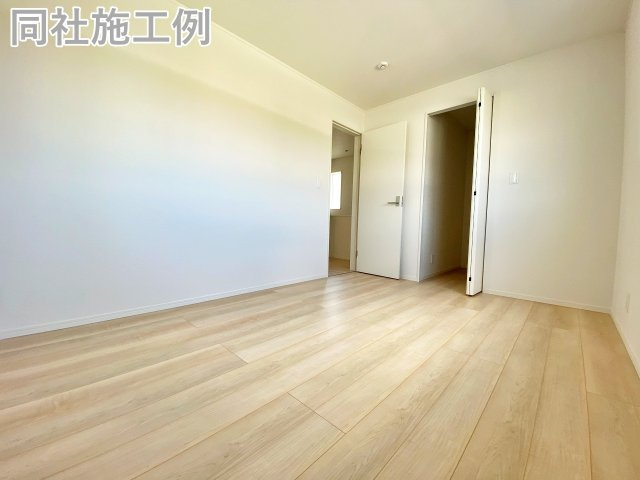 新築戸建　クレイドルガーデン曽我部町寺長縄手の洋室|同社施工例