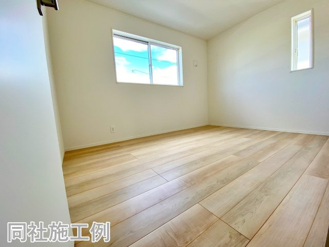 新築戸建　クレイドルガーデン曽我部町寺長縄手の洋室|同社施工例