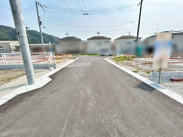 新築戸建　クレイドルガーデン曽我部町寺長縄手の前面道路含む現地写真|現地写真(3/28撮影)