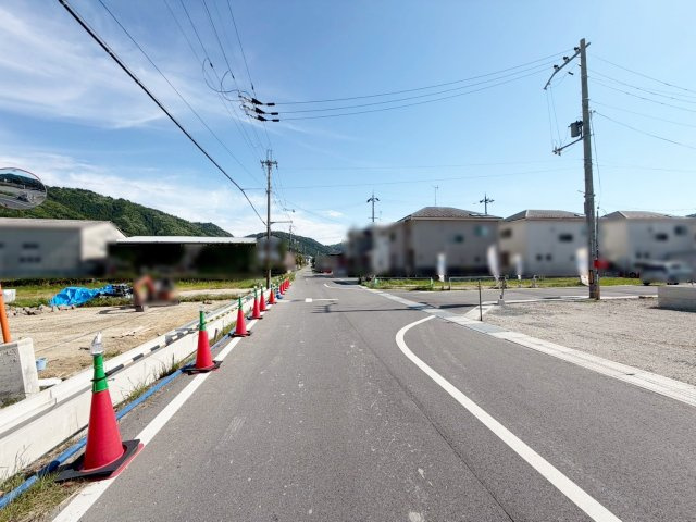 新築戸建　クレイドルガーデン曽我部町寺長縄手の前面道路含む現地写真|現地写真(5/14撮影)