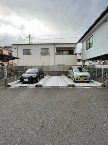 エグゼプレジオ　名古屋市賃貸　仲介手数料無料の駐車場