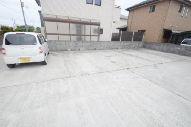 【駐車場】 | 駐車場があるので、車を買う予定の方も安心です