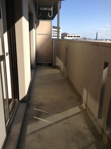 巴町コロンバスタワーのバルコニー